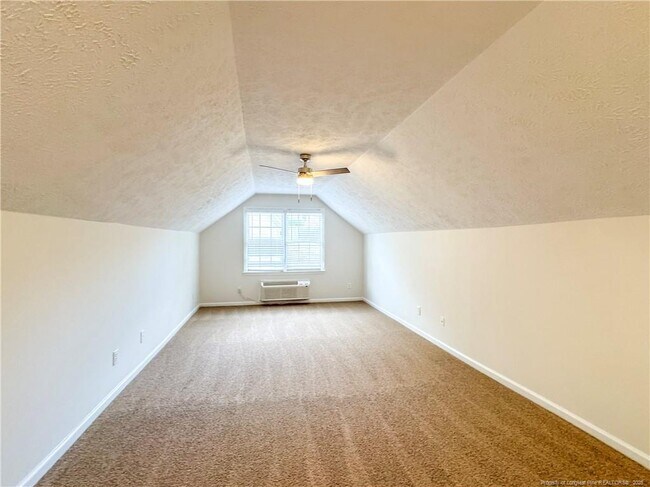 Building Photo - 5641 Middlefield Pl