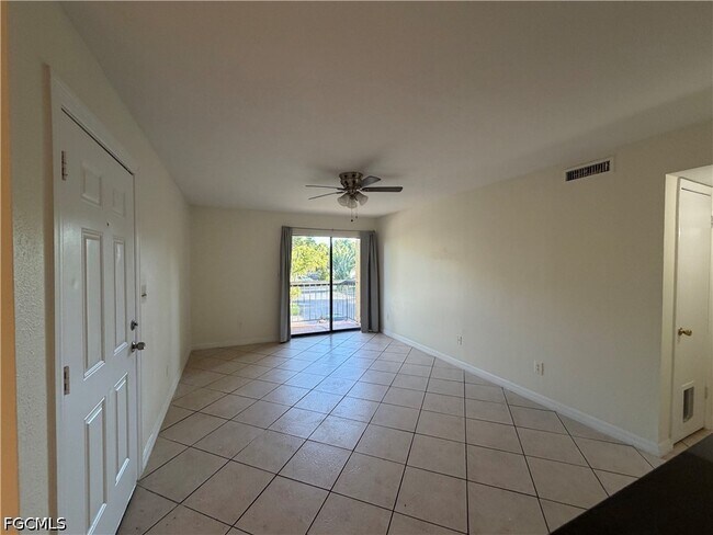 Building Photo - 2885 Winkler Ave