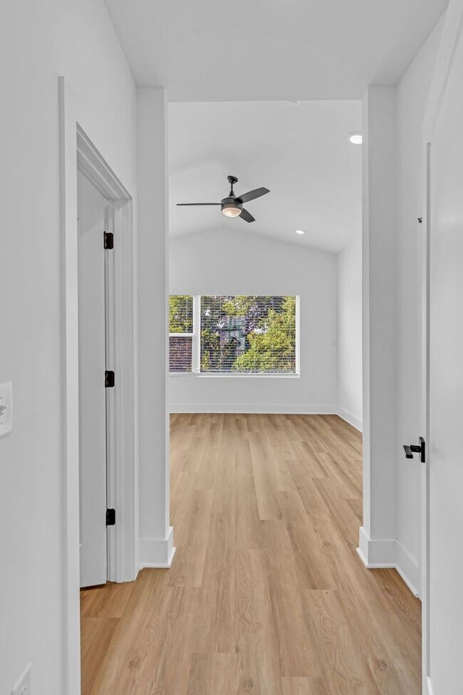 Building Photo - NEW BUILD