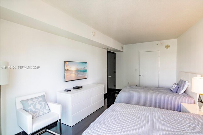 Building Photo - 150 Sunny Isles Blvd