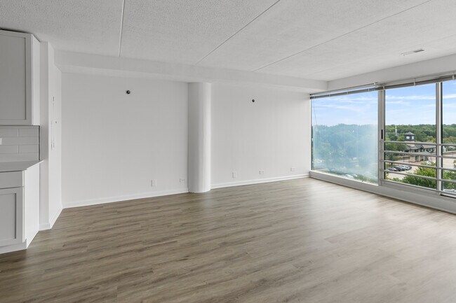 Building Photo - 1770 1st St