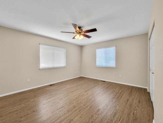 Building Photo - Charming 3 beds 2.5 baths in Firestone