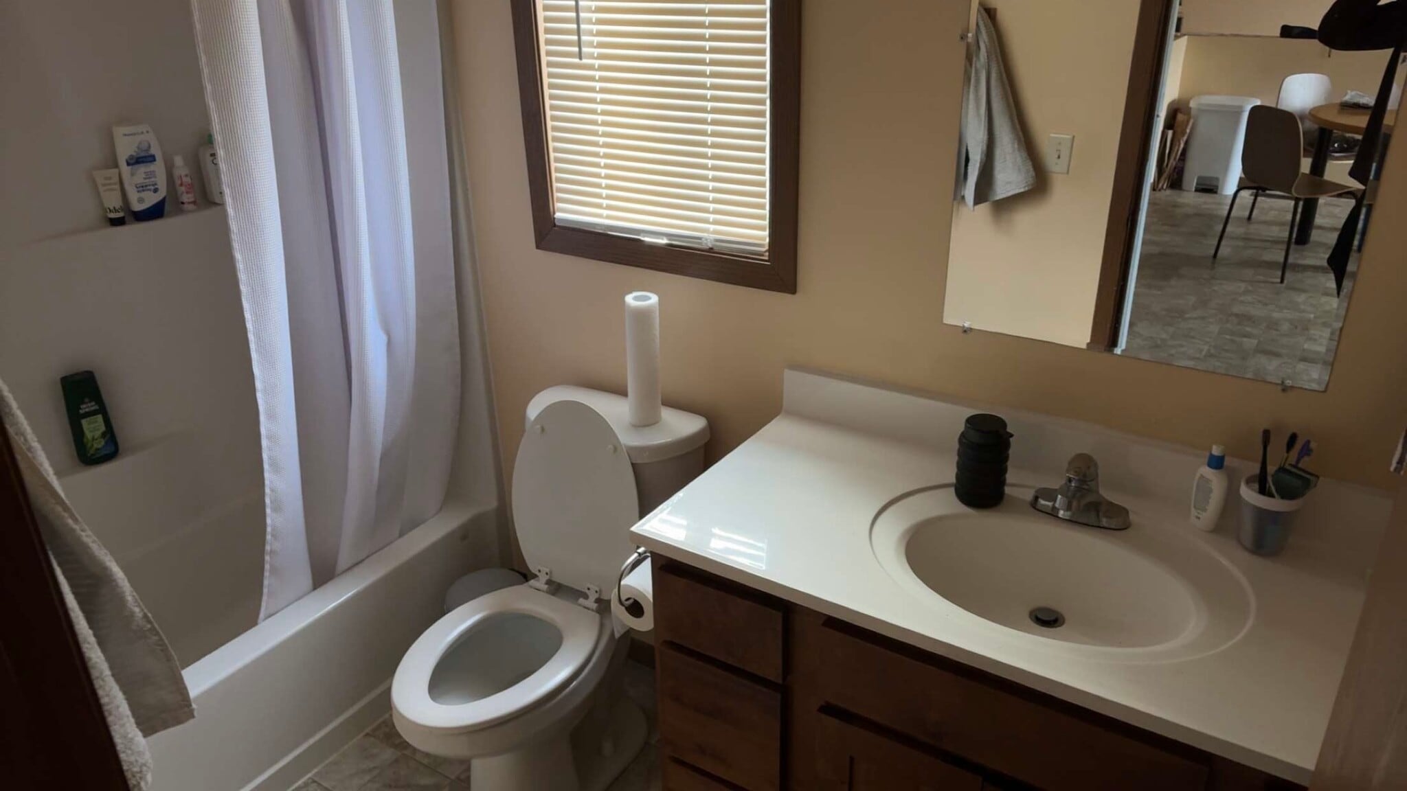 Building Photo - 106 11th St NE