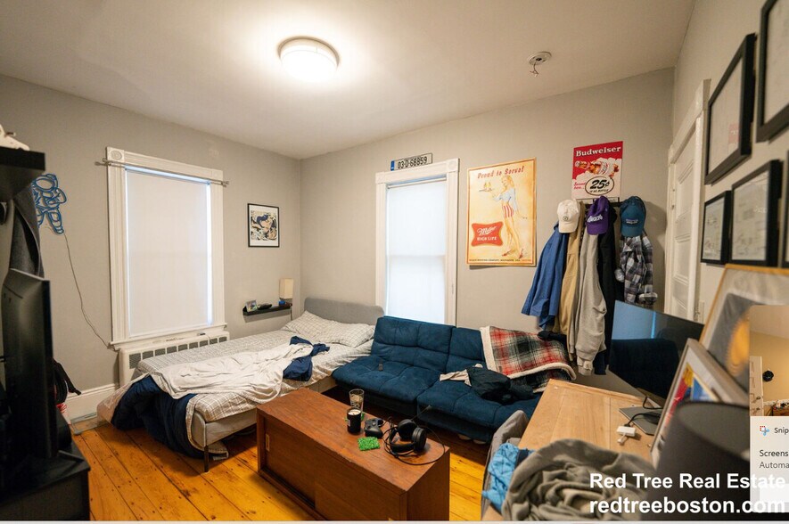 Building Photo - 63 Hillside St