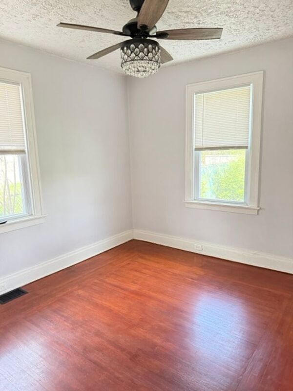 Building Photo - 3304 Daytona Ave