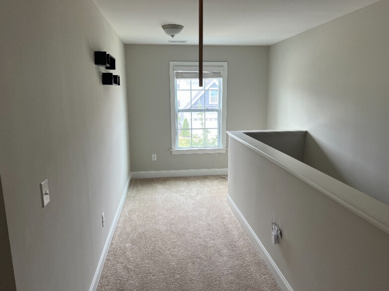 Building Photo - 1121 Tulip Poplar Rd