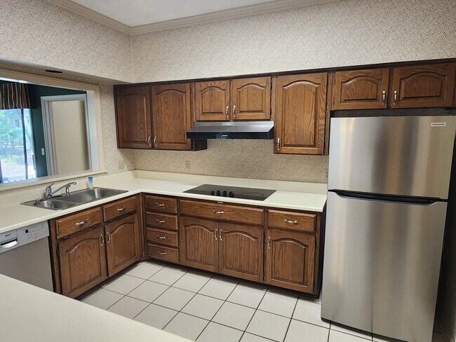 Building Photo - **AVAILABLE IN JUNE ** Landings Executive 3 Bedroom home