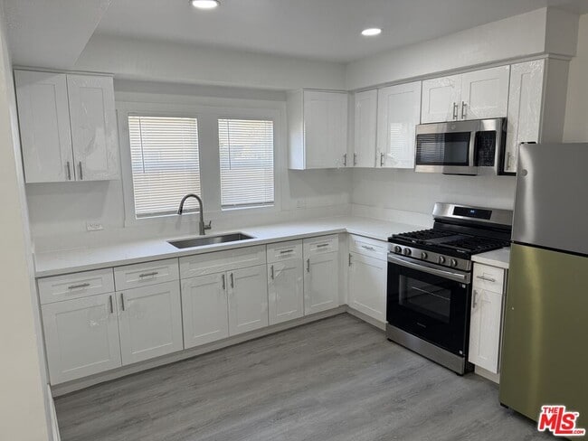 Building Photo - 1458 W 36th St