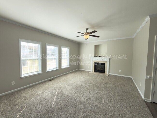 Building Photo - 2916 Hayward Ct