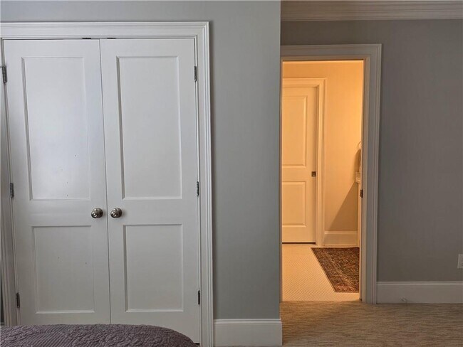 Building Photo - 2076 Anderson Dr SE