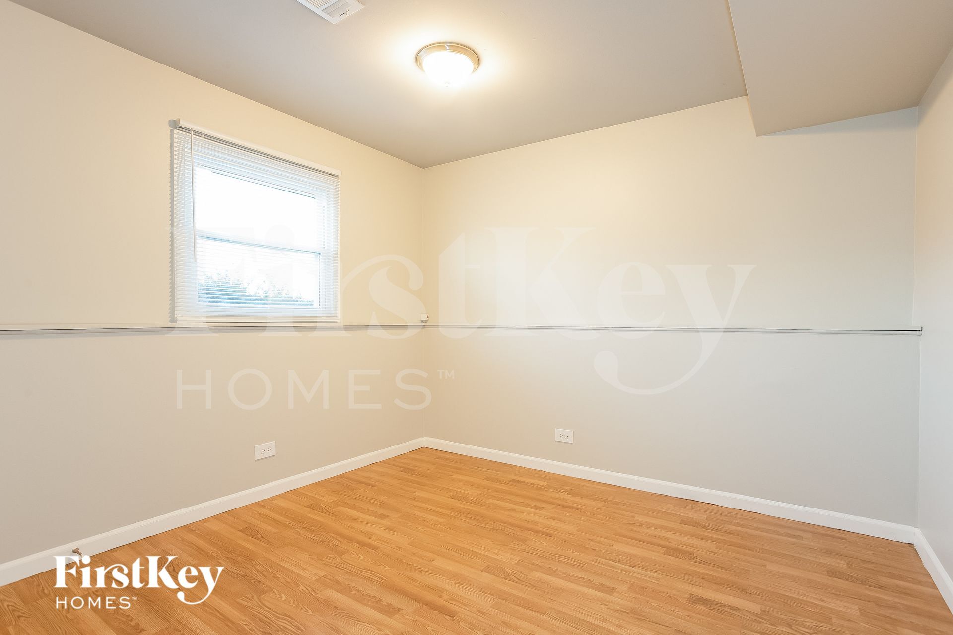 Building Photo - 565 Franklin Ave