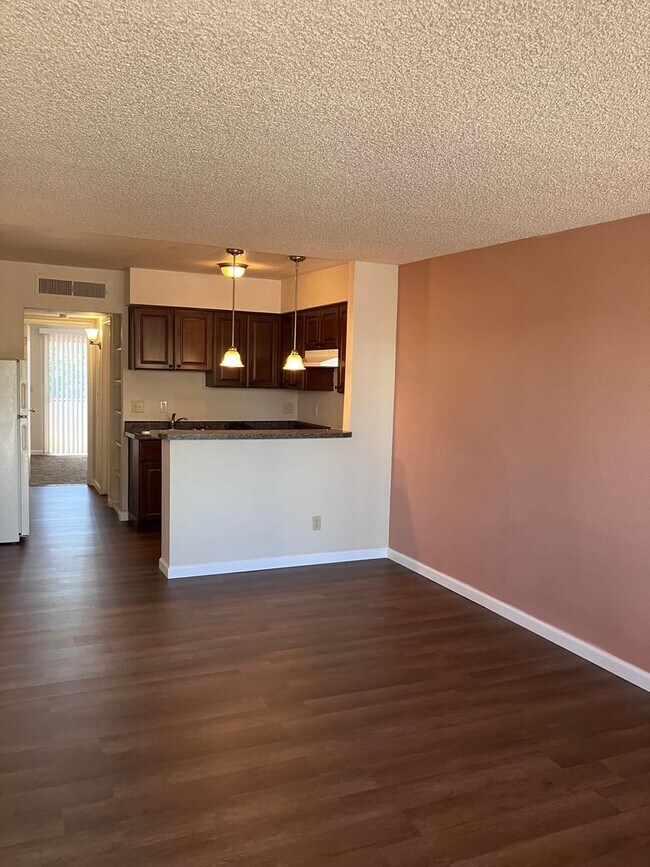 Building Photo - 1134 N Tucson Blvd