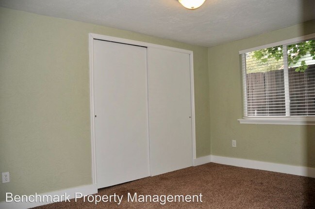 Building Photo - 3 br, 2 bath House - 1310 N. B Street