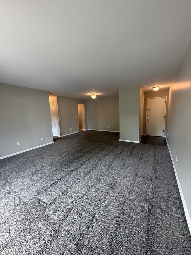 Building Photo - 205 W Miner St