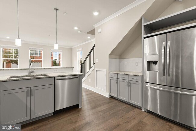 Building Photo - 7916a Potter Pl