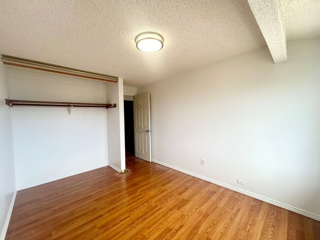 Building Photo - 960 Wailupe Dr