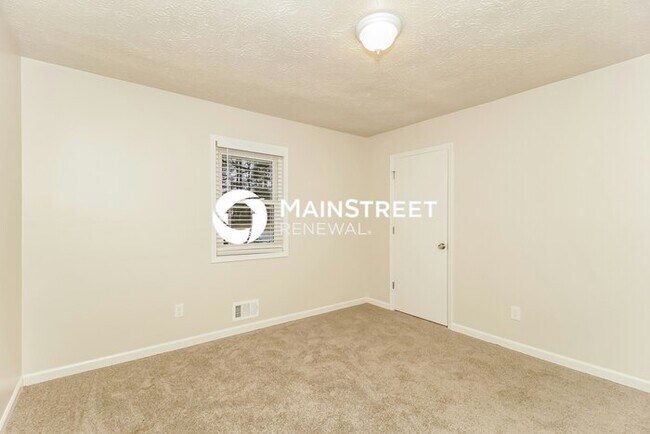 Building Photo - 4 Bedroom Pet-Friendly Home in DOUGLASVILLE, GA with Main Street Renewal