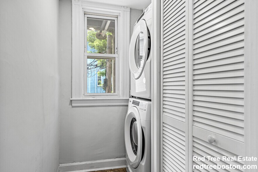 Building Photo - 79 Pleasant St