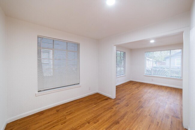 Building Photo - 1946 Nolan St