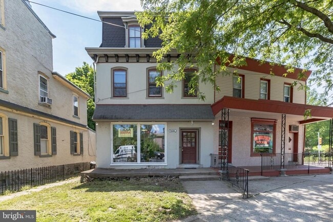 Building Photo - 6234 Ridge Ave