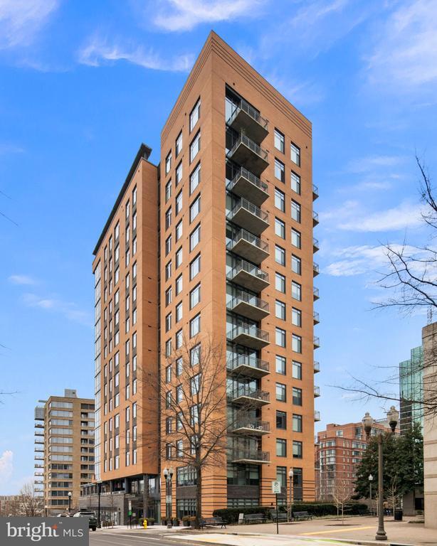 Building Photo - 2000 Clarendon Blvd
