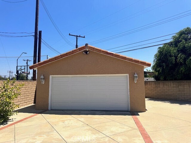 Building Photo - 128 N Dommer Ave