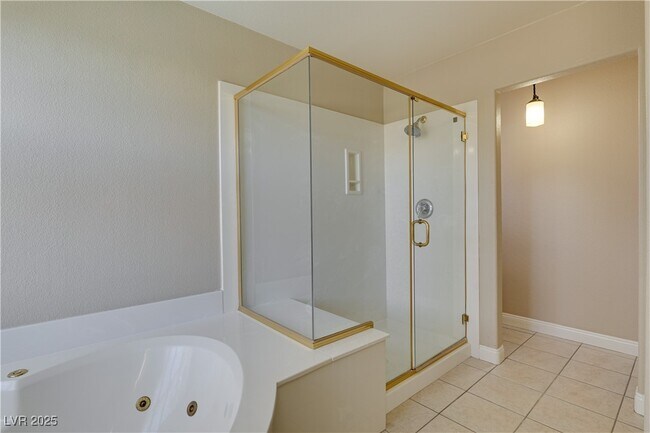 Building Photo - 10990 Fishers Island St