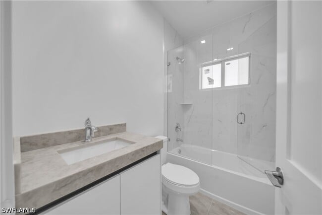 Building Photo - 828 Genoa Ave S