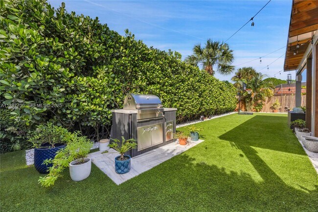 Building Photo - 5501 McKinley St