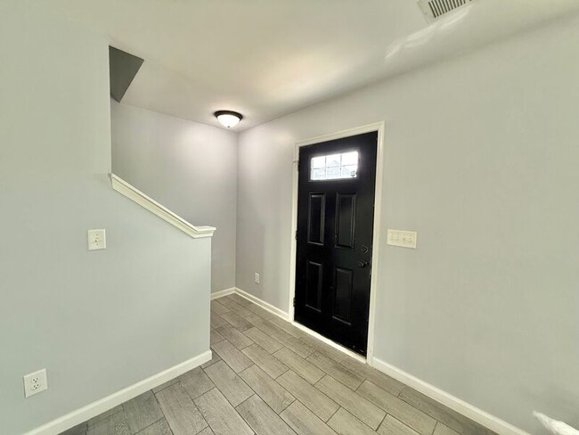 Building Photo - 390 Fieldspar Ln