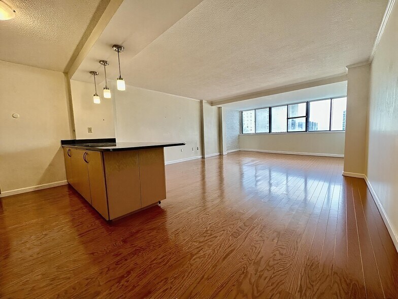 Building Photo - 3 Hawthorne Pl