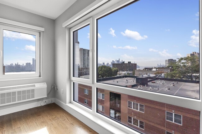 Primary Photo - 60 68th St