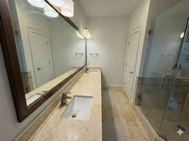 Building Photo - 5707 Schuler St