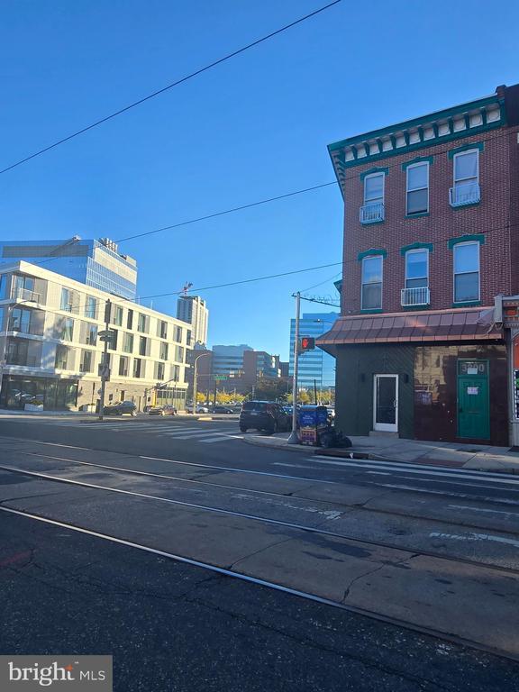 Building Photo - 3800 Lancaster Ave