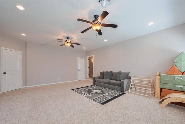 Building Photo - 503 Weisinger Dr