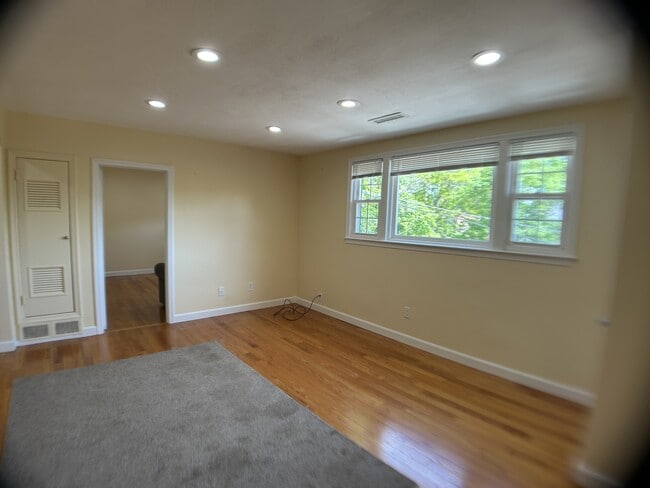 Building Photo - 41 Davis Ave