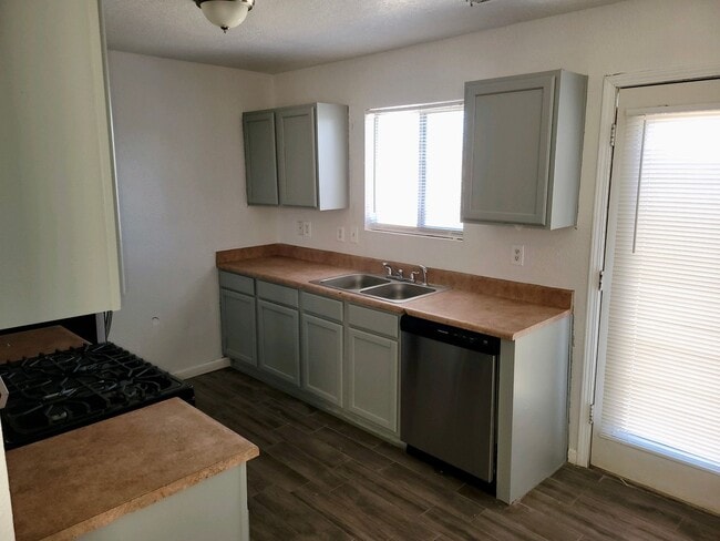 Building Photo - Great three bedroom home for rent!