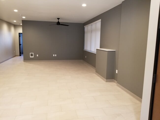 Living - Quincy Square Apartments