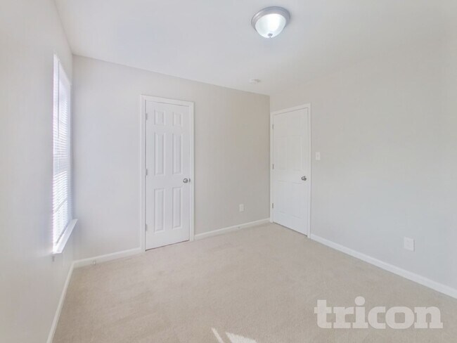 Building Photo - 1110 Hipp Rd