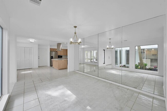 Building Photo - 12326 Rocky Knoll Dr