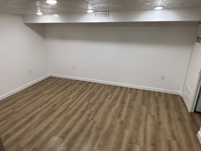 Building Photo - 8089 S Fern Cir