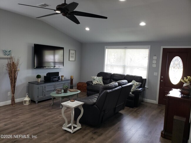 Building Photo - 115 Magnolia Dr