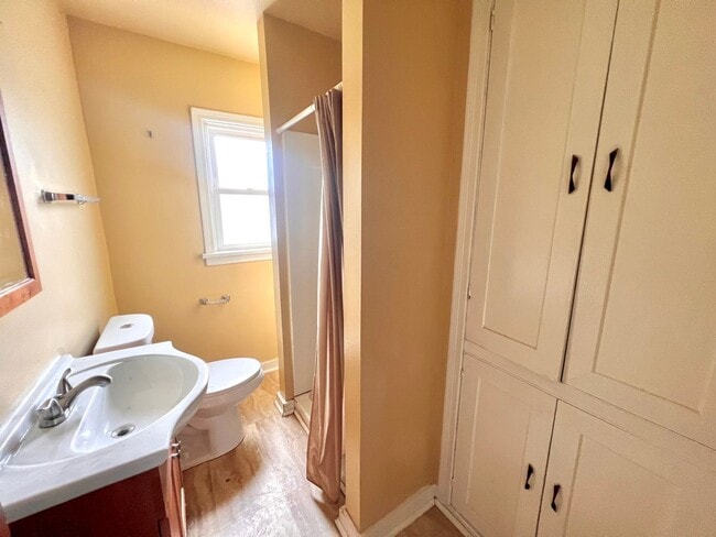 Building Photo - Beaver Falls - 2 bedroom 1 Bath Home