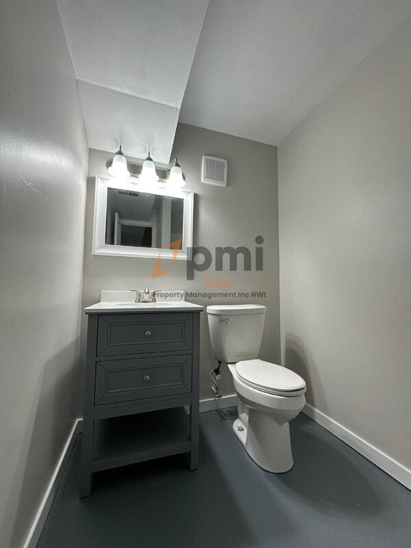 Building Photo - 3621 Windsor Rd