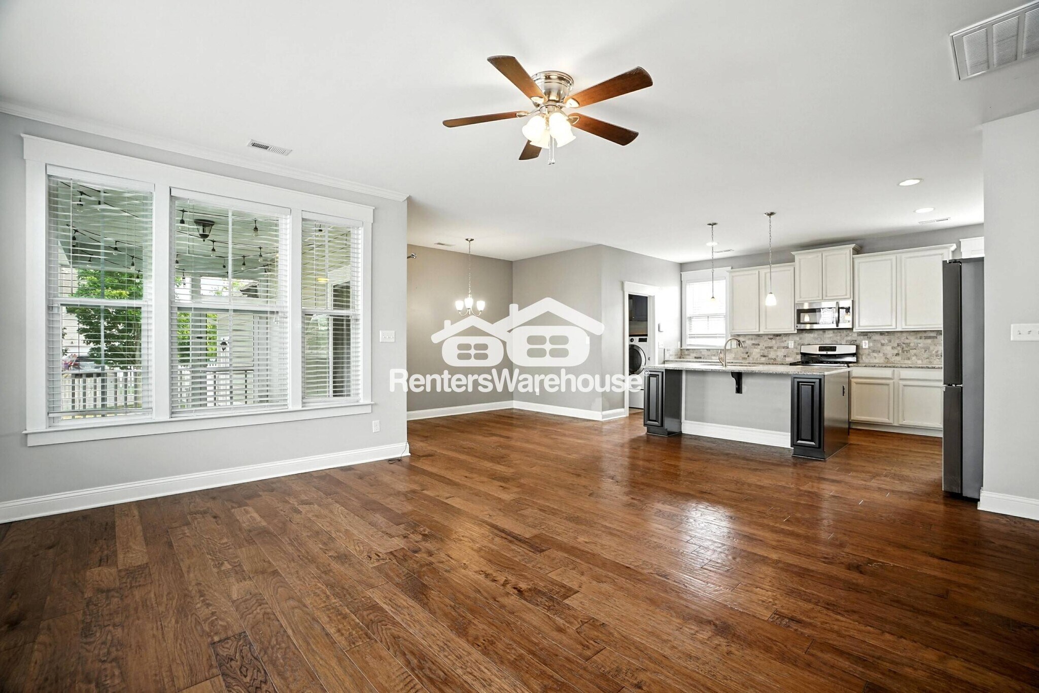Building Photo - 3304 Patrick Henry Dr