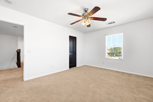 Building Photo - 4 bedrooms / 3 bathroom OPEN floor plan HOUSE for rent in LANCASTER