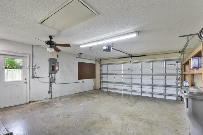 Building Photo - 2480 Windsor Rd