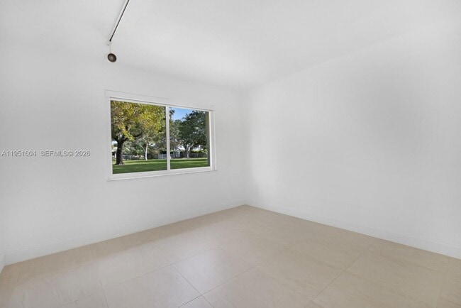 Building Photo - 2045 SW 125th Ct