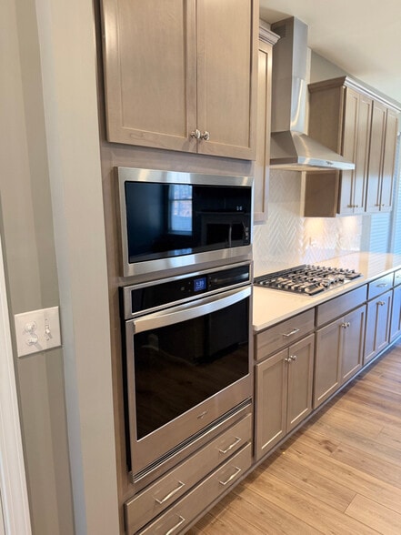 Building Photo - 1553 Cedar Tree Dr