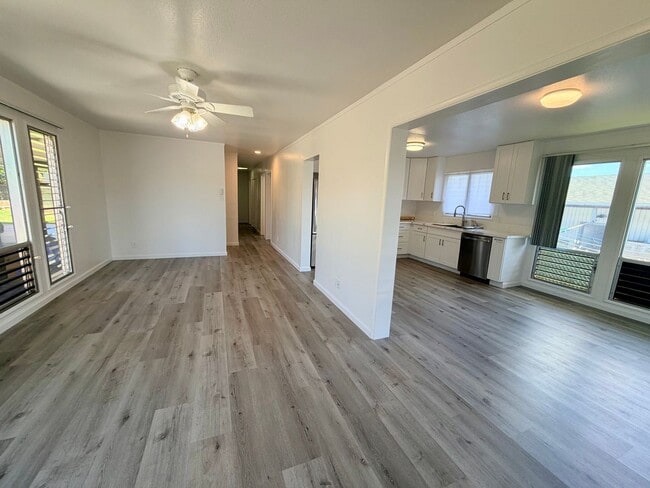 Building Photo - Newly Renovated 5BR/2BA Home – Move-In Ready in Pearl City